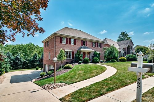 252 Elmhurst Cir, Cranberry Twp, PA, 16066-2820 | Card Image