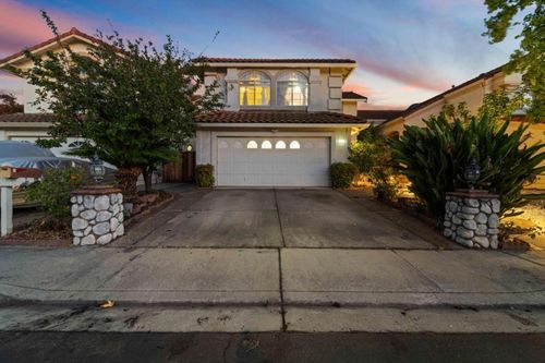 70 Meadowland Dr, Milpitas, CA, 95035-4415 | Card Image