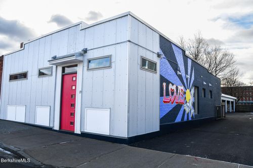 1719 Linden St, Pittsfield, MA, 01201 | Card Image