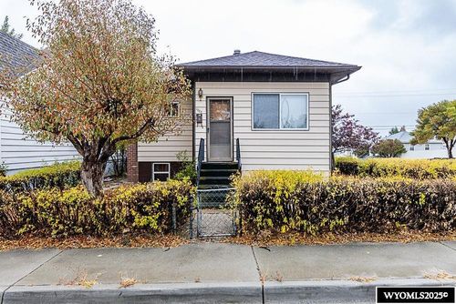 1002 Wyoming St, Rock Springs, WY, 82901-7255 | Card Image
