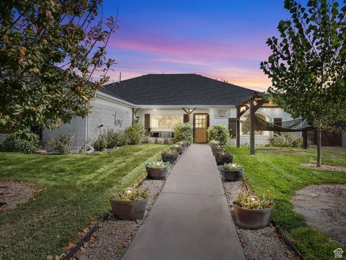 490 N 900 E, Nephi, UT, 84648-1364 | Card Image