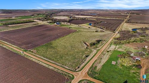 30000 463rd Ave, Centerville, SD, 57014-6105 | Card Image