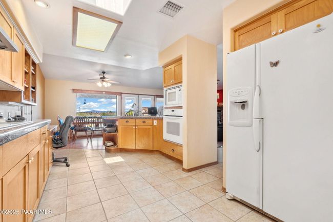Kitchen | Image 10