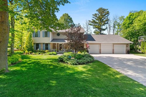 602 Wild Oak Drive, Manitowoc, WI, 54220 | Card Image