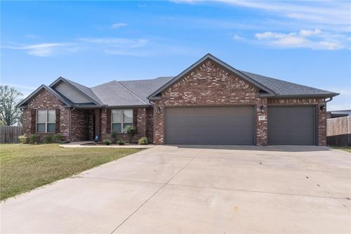 557 Rossi Dr, Tontitown, AR, 72762-6343 | Card Image