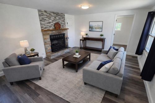3015 Viebahn St, Manitowoc, WI, 54220-9396 | Card Image