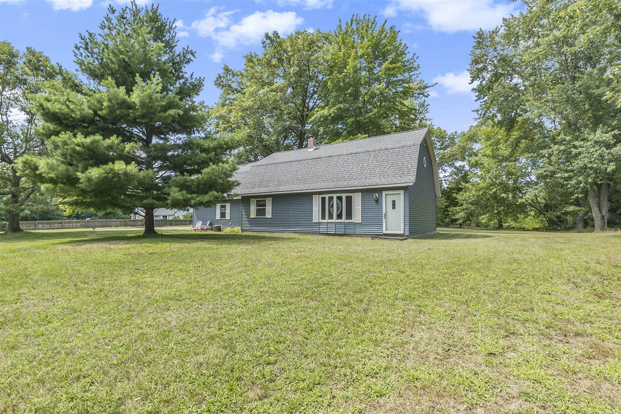 Hyde Park Rd, Muskegon, MI 49445