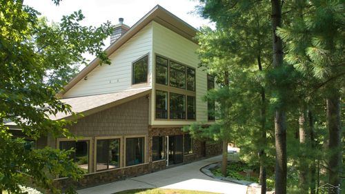 7474 Kochville Rd, Freeland, MI, 48623-8613 | Card Image