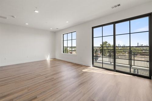 428-4315 S Congress Ave, Austin, TX, 78745-1105 | Card Image