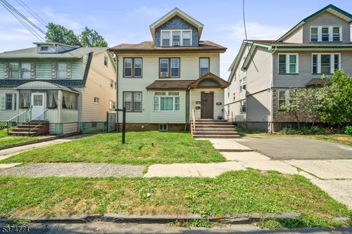 162 Goldsmith Ave, Newark, NJ, 07112-2886 | Card Image