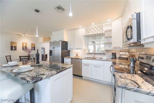 4584 San Antonio Ln, BONITA SPRINGS, FL, 34134-7212 | Card Image