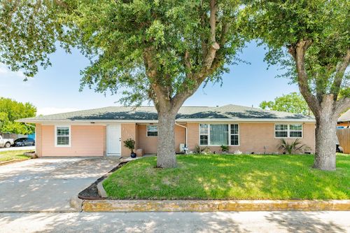 1302 56th St, Galveston, TX, 77551-4423 | Card Image