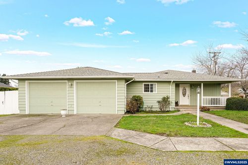 579 E Robidoux St, Stayton, OR, 97383-1861 | Card Image