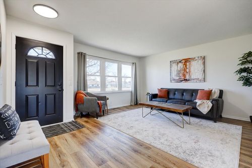 118 N Maple Ave, Woodward, IA, 50276-2017 | Card Image