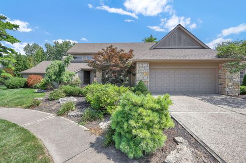 4900 Pleasant Valley Dr, Upper Arlington, OH, 43220-5418 | Card Image