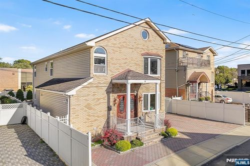 28 Ramella Ave, Moonachie, NJ, 07074-1105 | Card Image