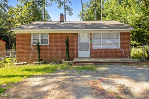 433 Evergreen Ln, Sanford, NC, 27330-5215 | Card Image
