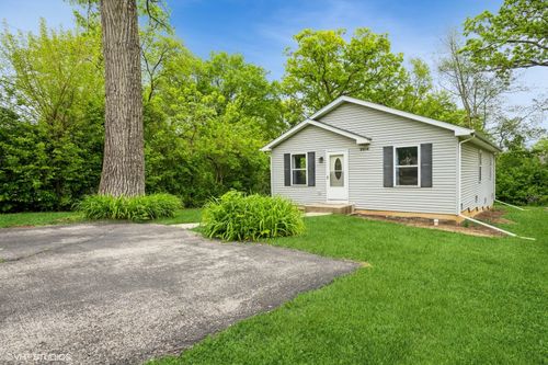 2916 Hickory Dr, Mccullom Lake, IL, 60050-2311 | Card Image