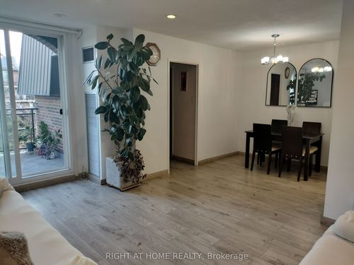 357-16B Elgin St, Thornhill, ON, L3T4T4 | Card Image