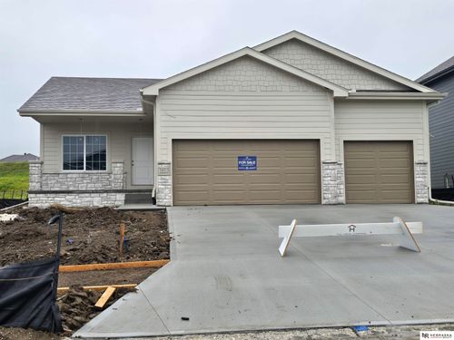 16013 Isabella St, Bennington, NE, 68007-5193 | Card Image