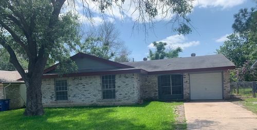 679 Edgeglen Dr, Dallas, TX, 75217-4121 | Card Image