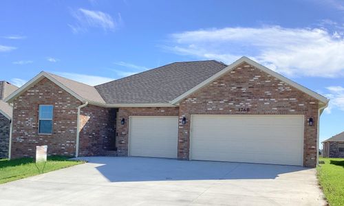 3760 W Riley St, Bolivar, MO, 65613-4204 | Card Image
