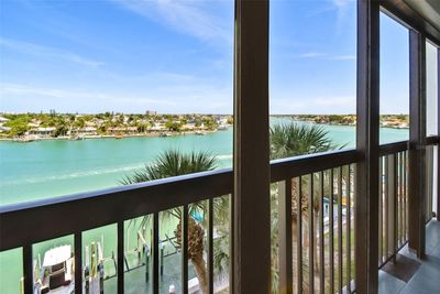 503 - 9495 Blind Pass Road, Condo with 2 bedrooms, 2 bathrooms and null parking in St Pete Beach FL | Image 3