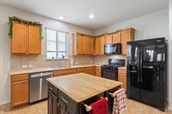 2025 Cliffbrake Way, House other with 3 bedrooms, 2 bathrooms and 2 parking in Georgetown TX | Image 13