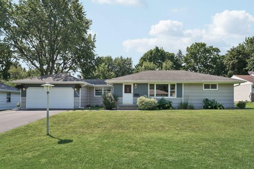 2919 W 87th St, Bloomington, MN, 55431-1911 | Card Image