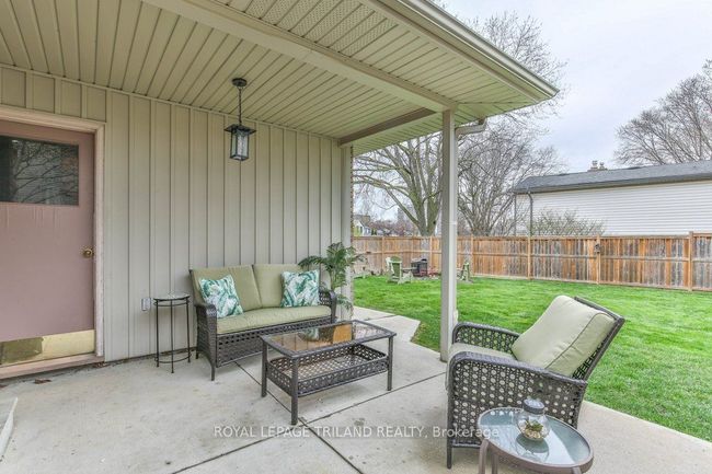 834 Viscount Rd, House other with 3 bedrooms, 2 bathrooms and 4 parking in London ON | Image 38