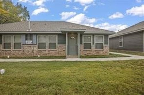 324-324 W Munson St, Denison, TX, 75020-4626 | Card Image