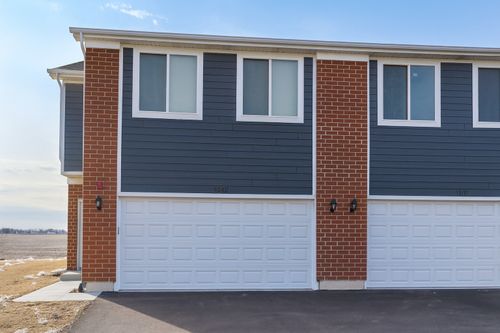 0-1241 Gillespie Ln, Yorkville, IL, 60560-5628 | Card Image