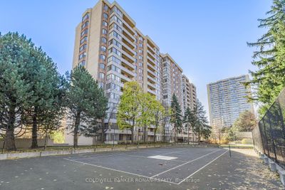 410 - 5 Lisa St, Condo with 3 bedrooms, 2 bathrooms and 1 parking in Brampton ON | Image 2