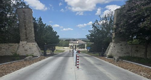 821 Private Road 3702, San Antonio, TX, 78253-6611 | Card Image