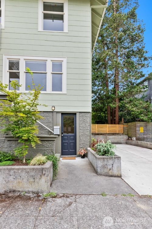 lower-3109 E Marion St, Seattle, WA, 98122-5114 | Card Image