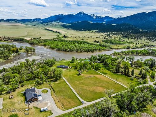 32 Strong Ln, Livingston, MT, 59047-9135 | Card Image