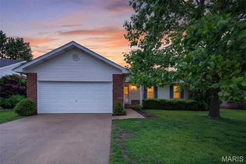10 Barrington Dr, Saint Peters, MO, 63376-4506 | Card Image