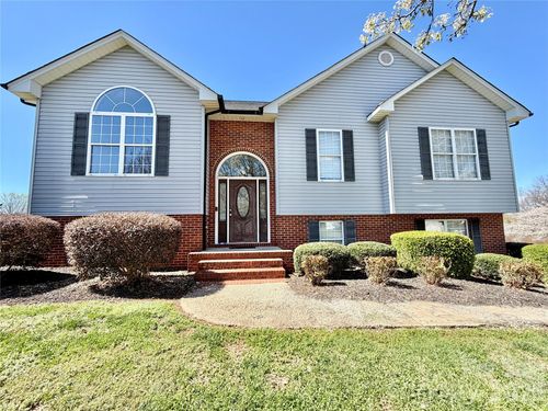 15 Luther Stafford Ave, Taylorsville, NC, 28681-8933 | Card Image