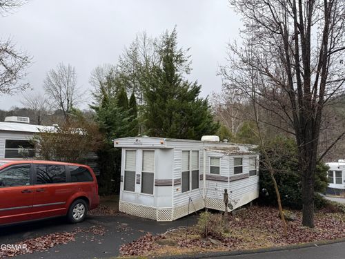 4229 E Parkway, Gatlinburg, TN, 37738-6427 | Card Image