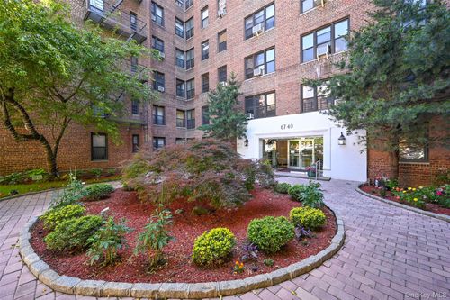 4m-67-40 Yellowstone Blvd, Forest Hills, NY, 11375-2622 | Card Image