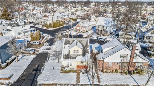 101 Stewart St, Floral Park, NY, 11001-2910 | Card Image