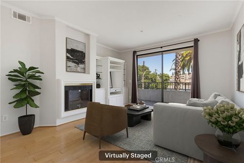 207-555 Maine Ave, Long Beach, CA, 90802-2719 | Card Image