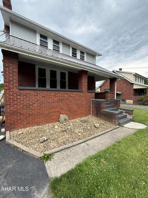 5729 California Ave, Altoona, PA, 16602-1134 | Card Image