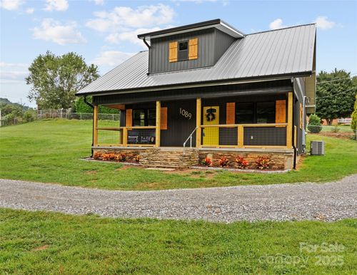 1089 Ratcliff Cove Rd, Waynesville, NC, 28786-3117 | Card Image