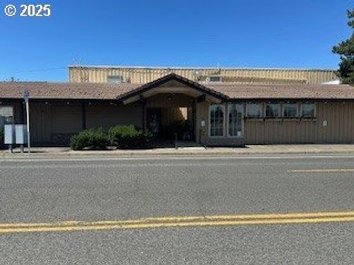 700 Row River Rd, CottageGrove, OR, 97424 | Card Image