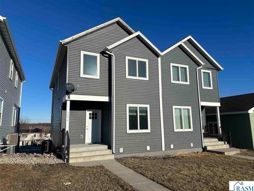 1321 S Minnesota St, New Ulm, MN, 56073-2209 | Card Image