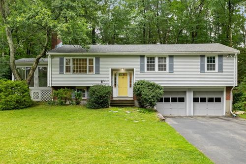 18 Lothrop Road, Acton, MA, 01720 | Card Image