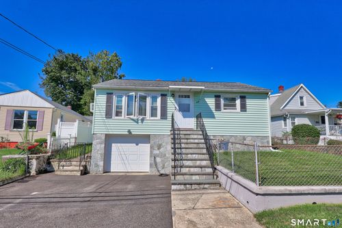 88 Carver St, Waterbury, CT, 06708-4508 | Card Image