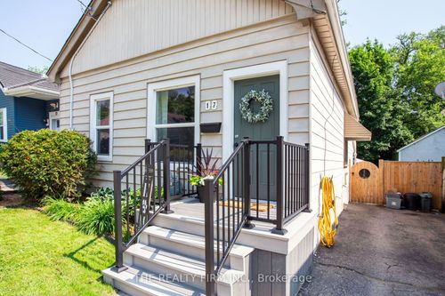 17 Weston St, London, ON, N6C1R2 | Card Image