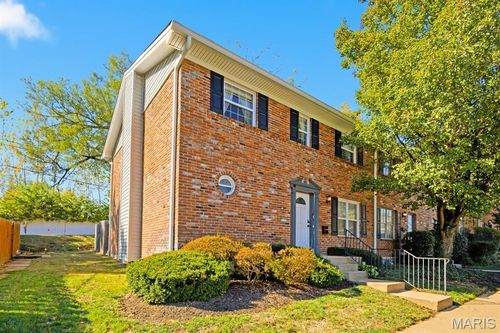 1121 Matador Dr, Saint Louis, MO, 63141-6046 | Card Image